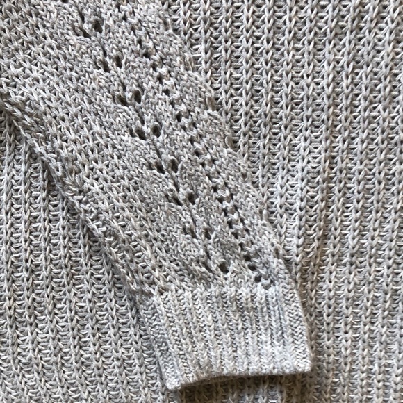 🔥NWT🔥 American Eagle Outfitters Women’s Oversized Pointelle Sleeve Sweater - Picture 4 of 9